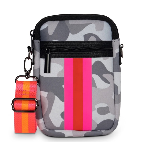 Haute Shore Casey Rise Camo Hot Pink Crossbody Cell Phone Bag - Picture 1 of 10